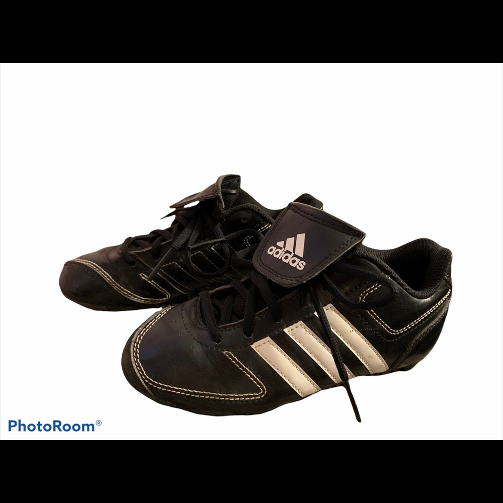 Boys black soccer cleats adidas size 1